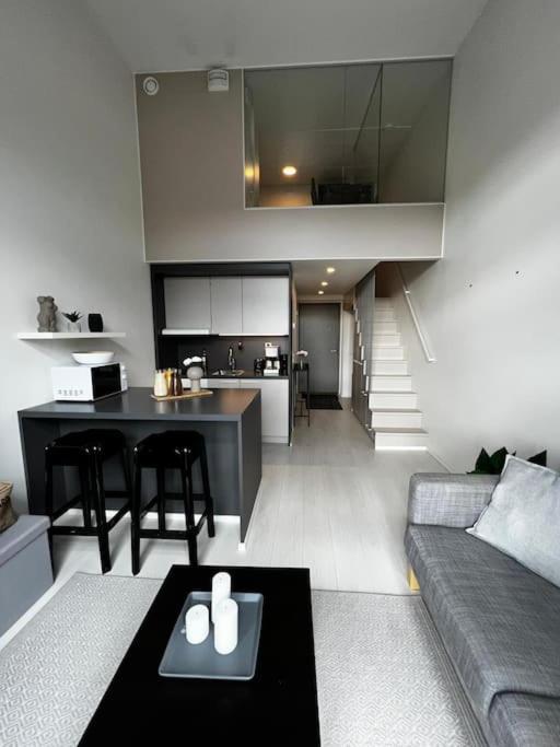 Apartamento Cozy Penthouse Loft - Near The Airport Vantaa Exterior foto