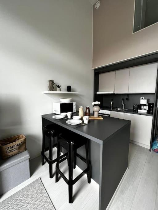 Apartamento Cozy Penthouse Loft - Near The Airport Vantaa Exterior foto