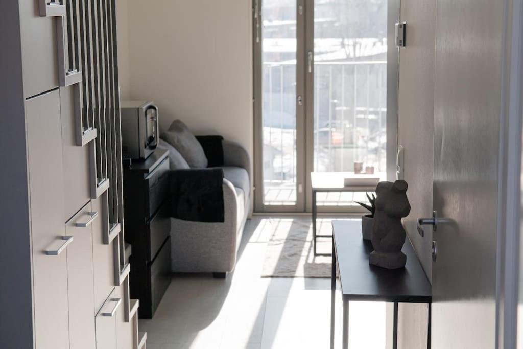 Apartamento Cozy Penthouse Loft - Near The Airport Vantaa Exterior foto